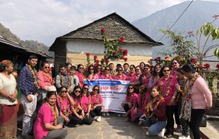 माछापुच्छे« गाउँपालिकाको मिर्सामा पुगेका पर्यटन व्यवसायी महिला संघ नेपाल (टेवान) का प्रतिनिधि ।